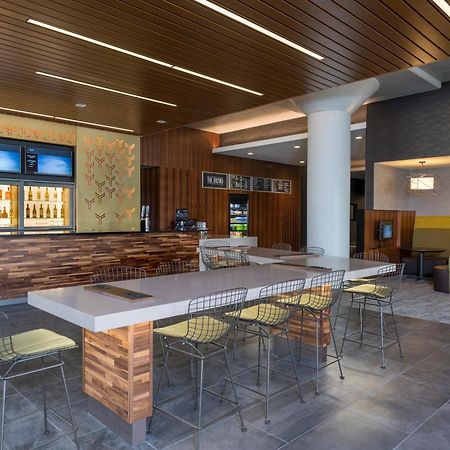 Courtyard By Marriott Waterloo Cedar Falls Экстерьер фото
