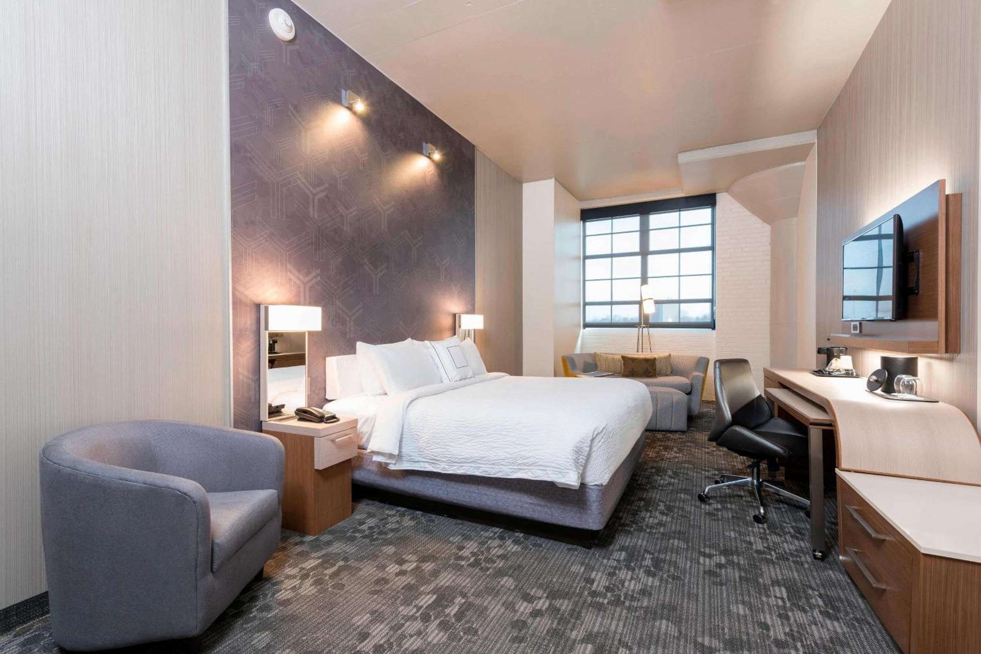 Courtyard By Marriott Waterloo Cedar Falls Экстерьер фото