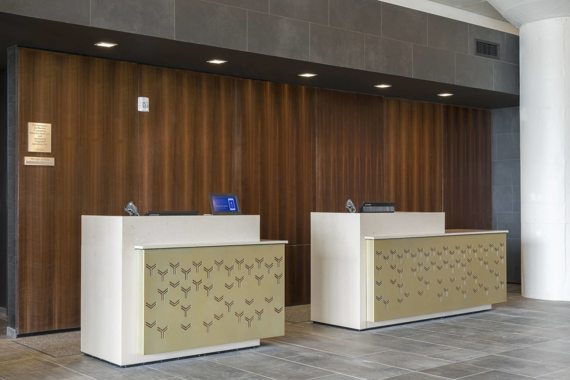 Courtyard By Marriott Waterloo Cedar Falls Экстерьер фото